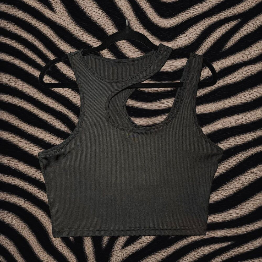 Black Asymmetrical Cutout Crop Tank – XL